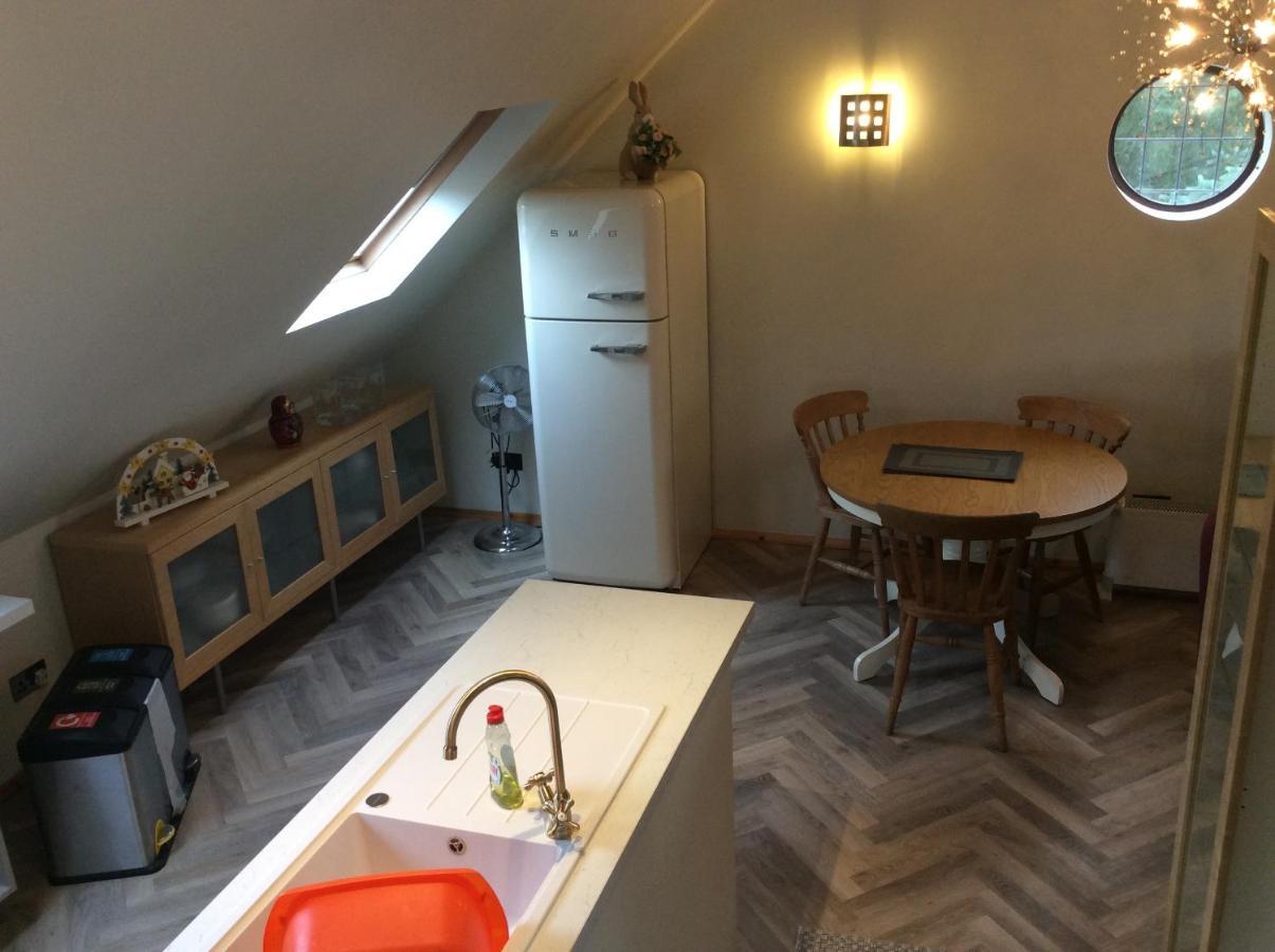 2 Bedroom Furnished Apartment In A Rural Position Stone  Exteriör bild